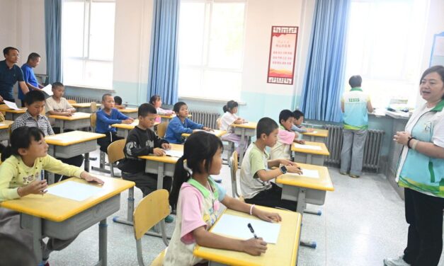 Cidade chinesa lança aulas de IA obrigatórias em todas as escolas