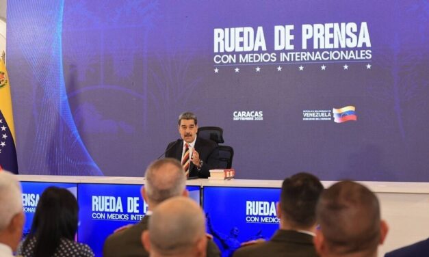 EUA posicionam oito navios com mísseis contra a Venezuela, denuncia Maduro