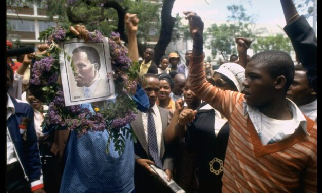 África do Sul Reabre Caso do Assassinato do Activista Anti-Apartheid Steve Biko Após Quase 50 Anos, Anuncia Autoridade Nacional de Acusação