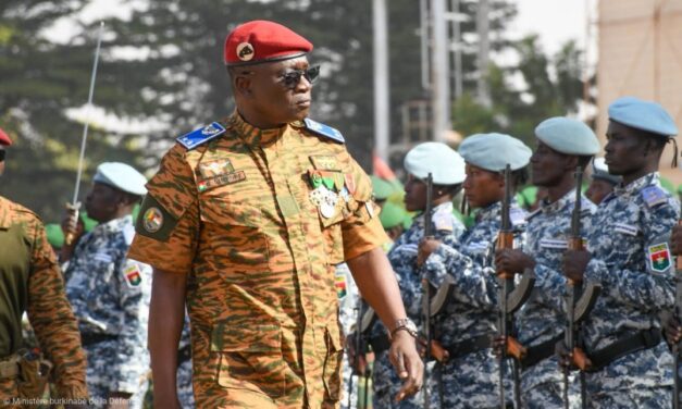 Exército do Burkina Faso Enfrenta “Ameaça Assimétrica do Terrorismo, Mas Também do Imperialismo”, Diz Especialista